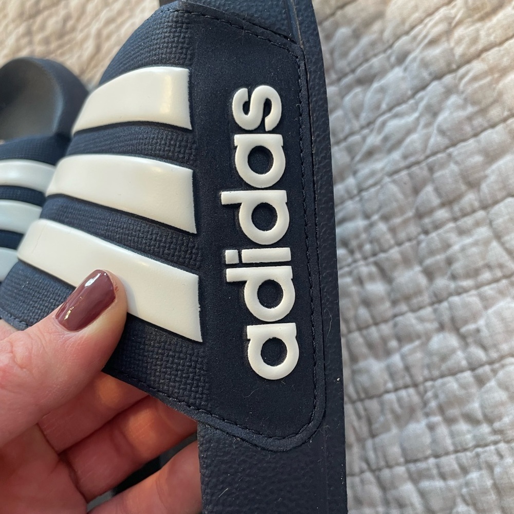 adidas ADILETTE Slides Sandals Mens White Navy Blue Flip Flops Size 11 Shower - Picture 4 of 5